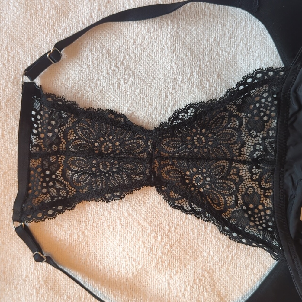 Ambrielle Bra 36C - Picture 2 of 3